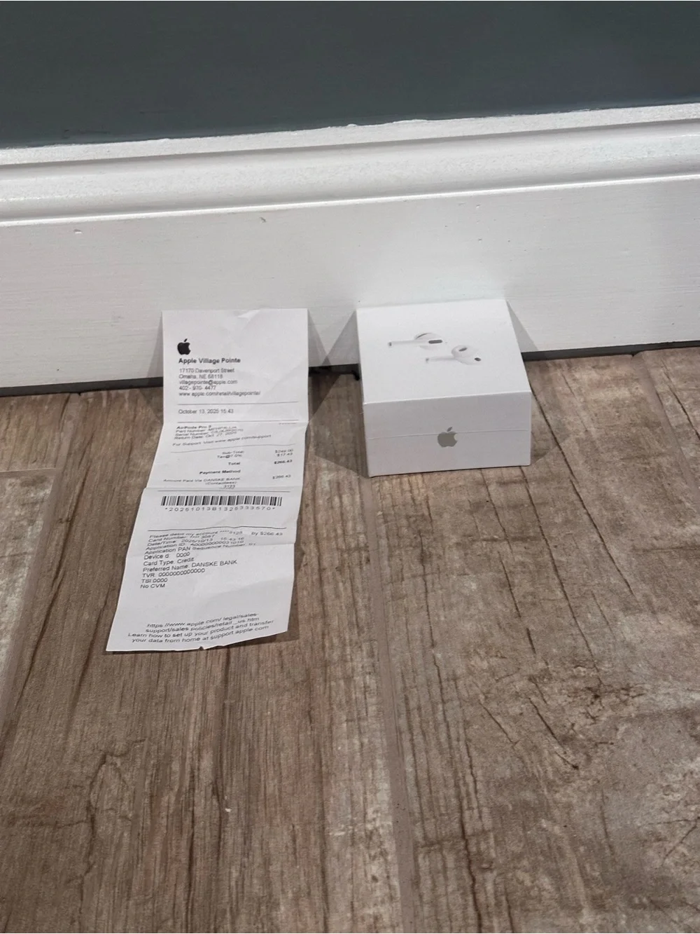 & Other Stories White AirPods Pro Style Earbuds with Box